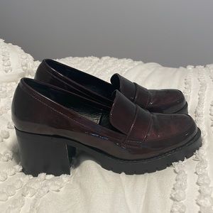 Patent Leather Penny Loafers w. Chunky Heel (size US 9)